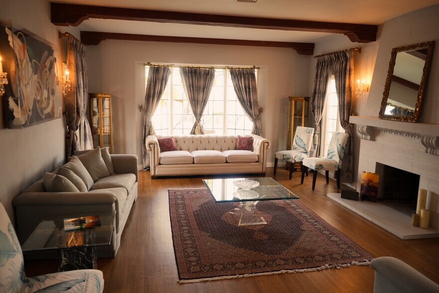 Building Photo - 4191 Angeles Vista Blvd