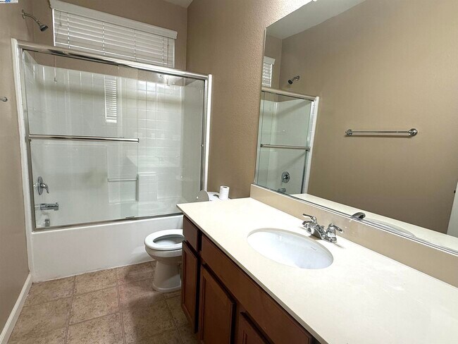 Building Photo - 137 W Questa Trail