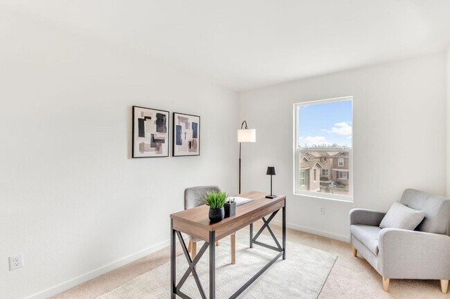 Building Photo - Spacious 3-Story Home in Rancho Cordova
