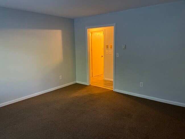 Building Photo - 56 Morton Station Rd