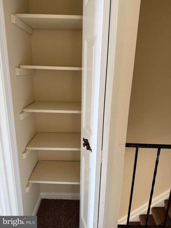 Building Photo - 9 Autumn Hill Way