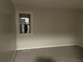 Building Photo - 60 Meadow Lea Dr