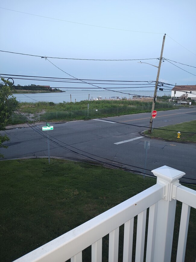 Great South Bay water views across the street. Law Enforcement Tenant preferred. - 4 Bay Pl