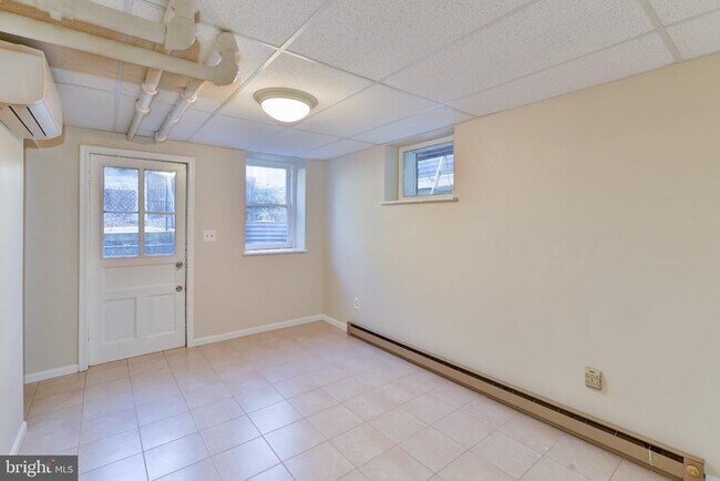 Building Photo - 4215 River Rd NW