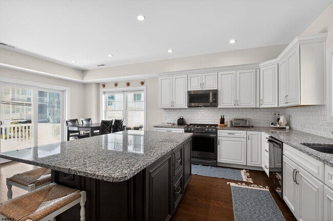 Building Photo - 103 N Madison Ave