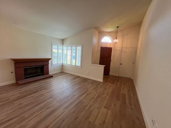 Building Photo - Great home in wonderful neighborhood - Cam...