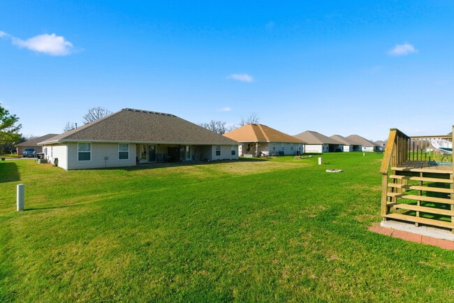 Building Photo - 1127 N Northwood Ave