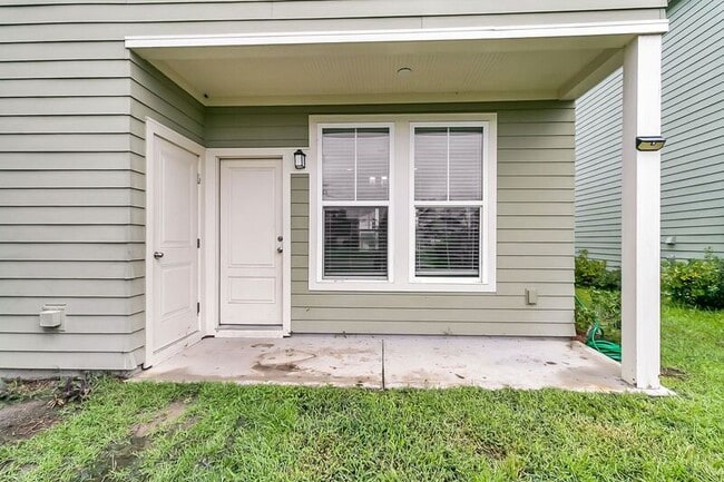 Building Photo - 146 Winding Branch Dr