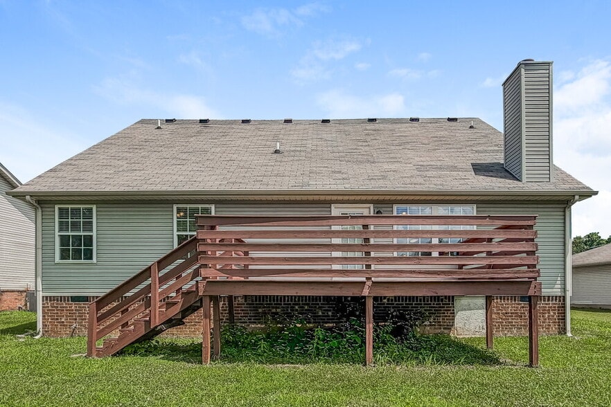 Building Photo - 2816 Windcrest Tr