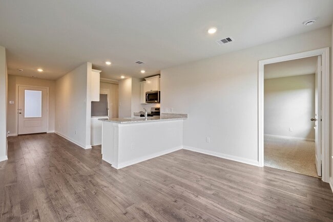 Building Photo - 400 Mustang Trot Dr