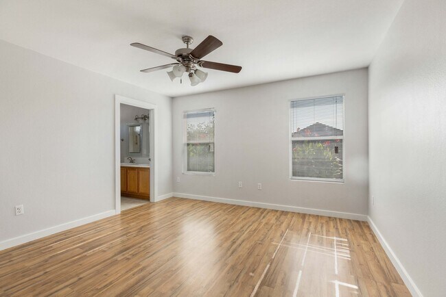 Building Photo - Updated 4/BR 2/BA Home Minutes from Downtown!