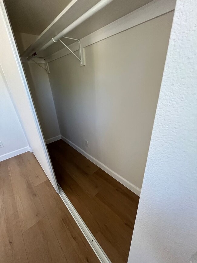 Building Photo - Beautifully Remodeled 2 Bed / 1 Bath Home ...