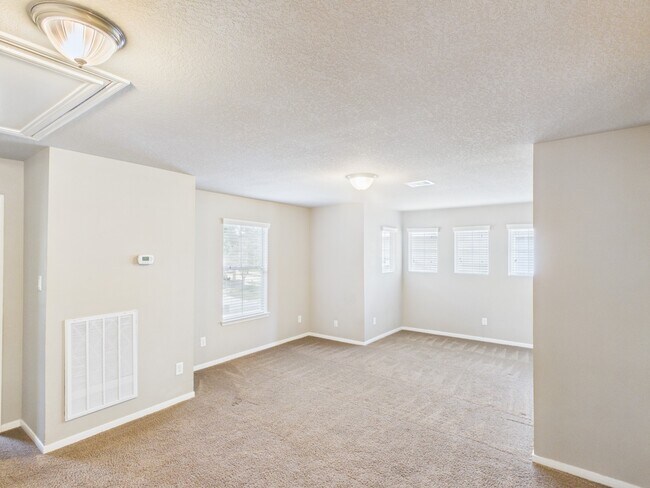 Building Photo - 17143 Deaton Mill Dr