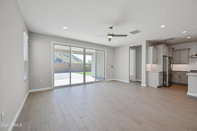 Building Photo - 1825 E Saguaro Park Ln