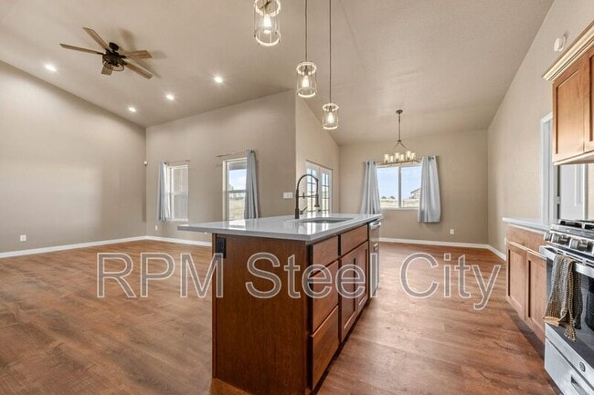 Building Photo - 1710 N Wild Bill Hickock Dr