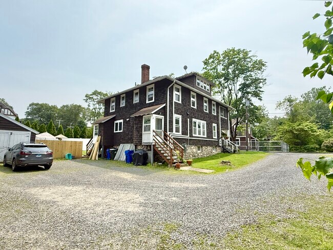 Building Photo - 3 Park Ln
