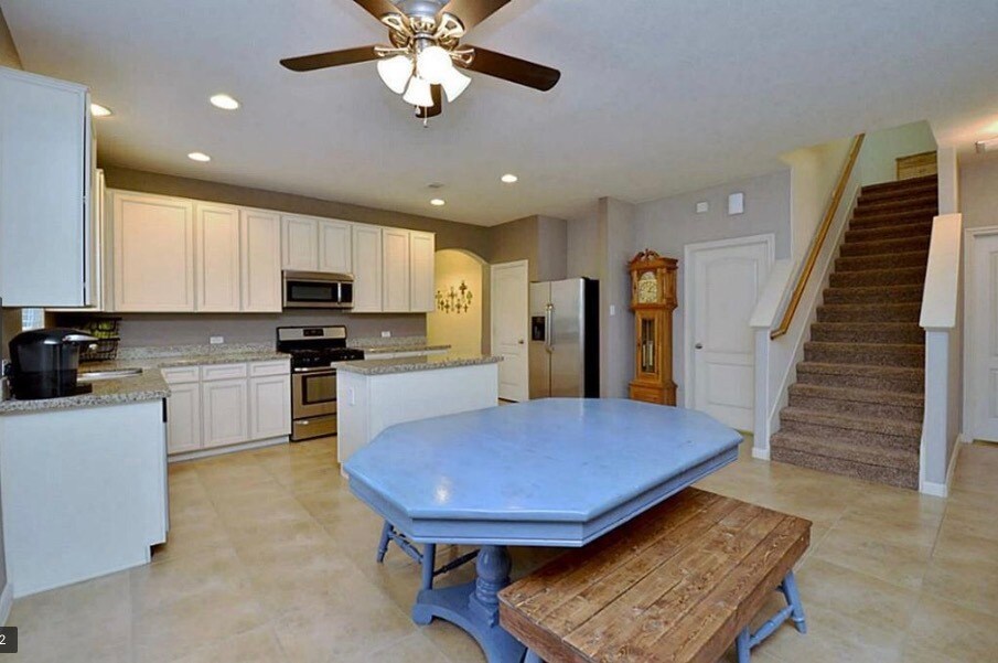 Building Photo - 967 Doire Dr