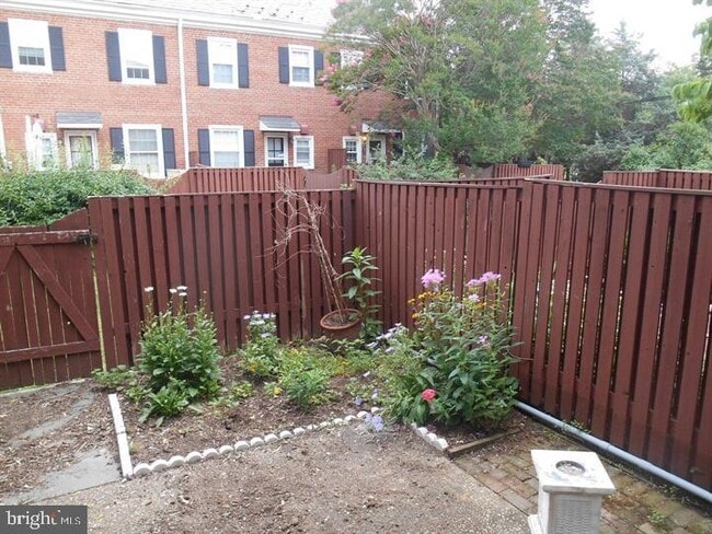 Building Photo - 3435 S Stafford St