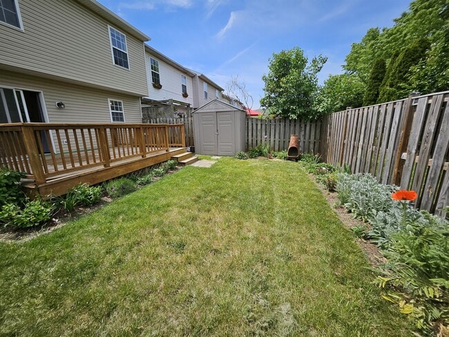 Building Photo - 201 Stull Ct