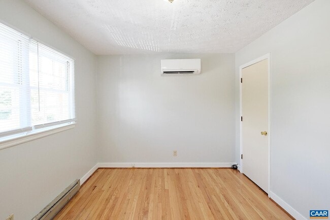 Building Photo - 1406 Chesapeake St