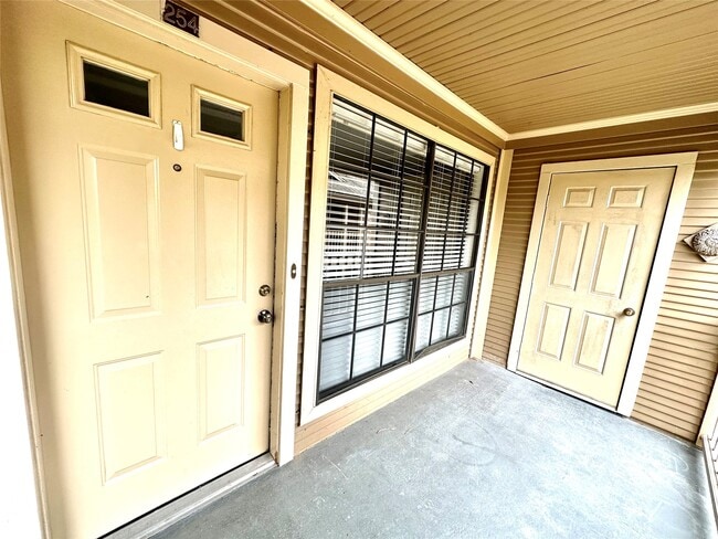 Building Photo - 1311 Antoine Dr