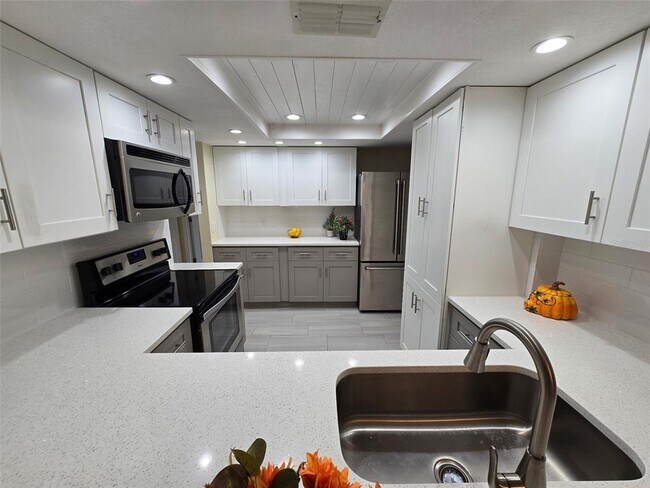 Building Photo - 2718 Orchid Oaks Dr