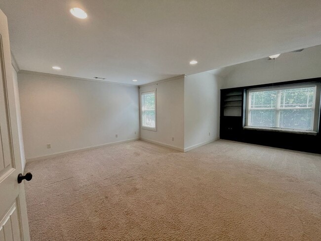 Building Photo - Spacious Home in Solamere with basement