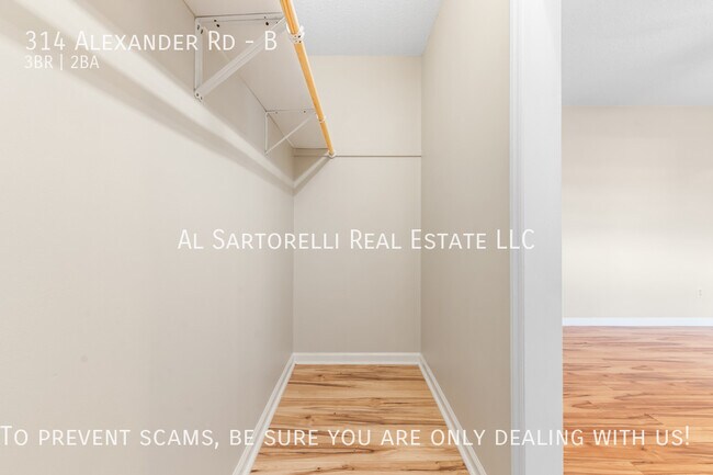 Building Photo - 314 Alexander Rd