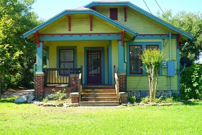 Primary Photo - 1513 W Main St