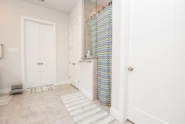 Building Photo - 8906 Luddenham Lilac Ln