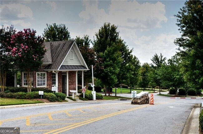 Building Photo - 5861 Yoshino Cherry Ln NE