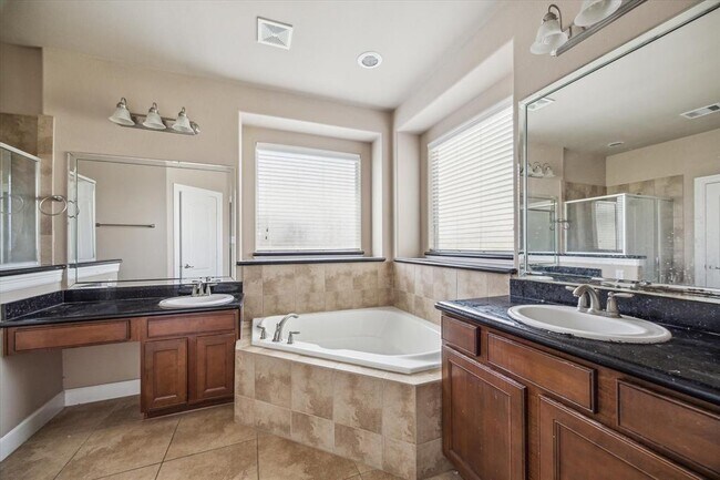Building Photo - 25910 Celtic Terrace Dr