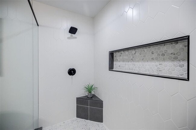 Building Photo - 3154 N Druid Hills Rd