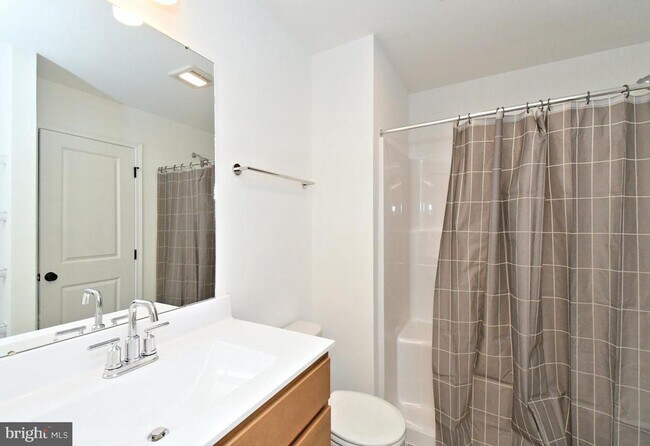 Building Photo - 114 Kuechler Ct