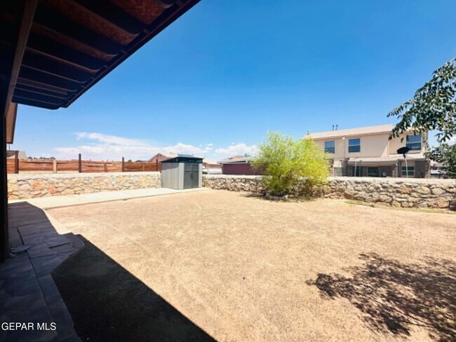 Building Photo - 720 Villa Romero Dr
