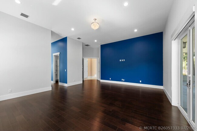 Building Photo - 15503 Temple Blvd