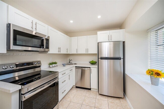 Building Photo - 7705 SW 86th St