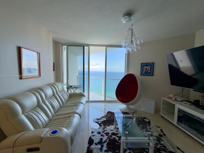 Building Photo - 16699 Collins Ave