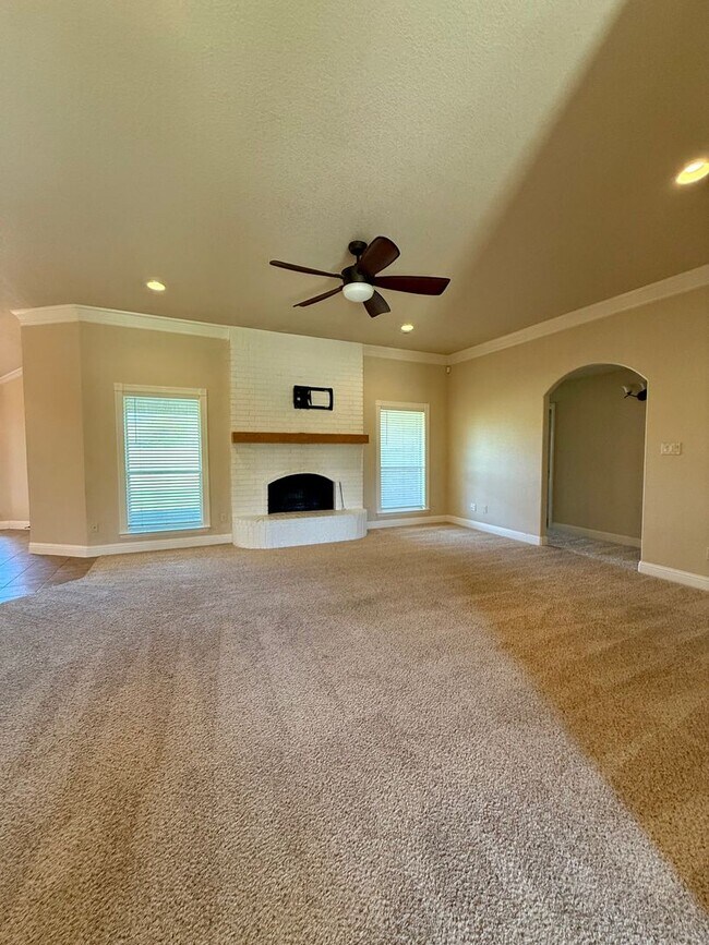 Building Photo - 5 bedroom - Great OUTDOOR LIVING - ALEDO ISD