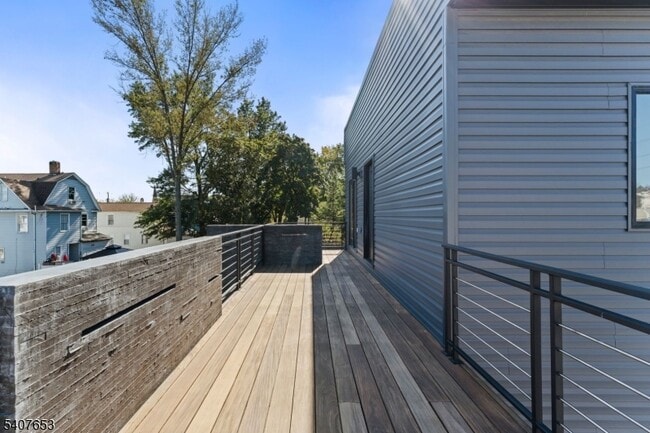 Building Photo - 246 Cortlandt St