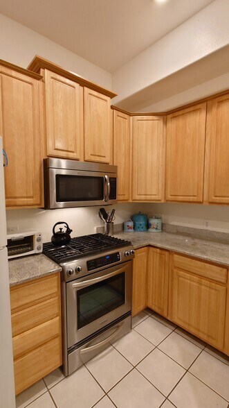 Building Photo - 201 Kaelyn St