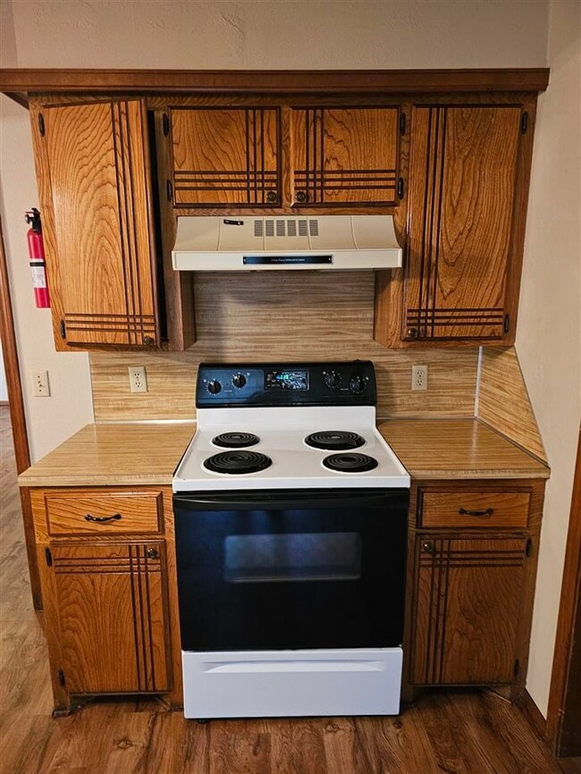 Building Photo - 5216 NW Ashby Ave