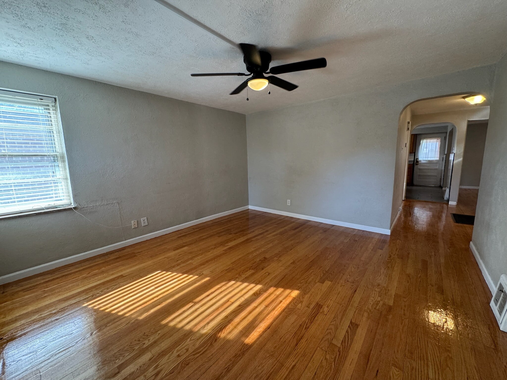 Building Photo - 6621 Marmaduke Ave