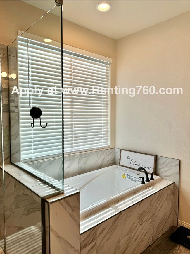 Building Photo - Newer 4 Bedroom 3 Bathroom Home With Solar...