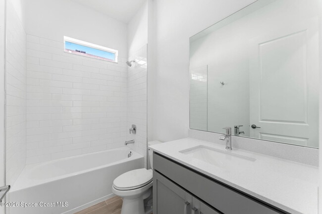 Building Photo - 1464 Island Ave NW