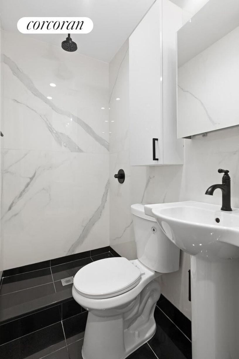 Building Photo - 126 W 25th St