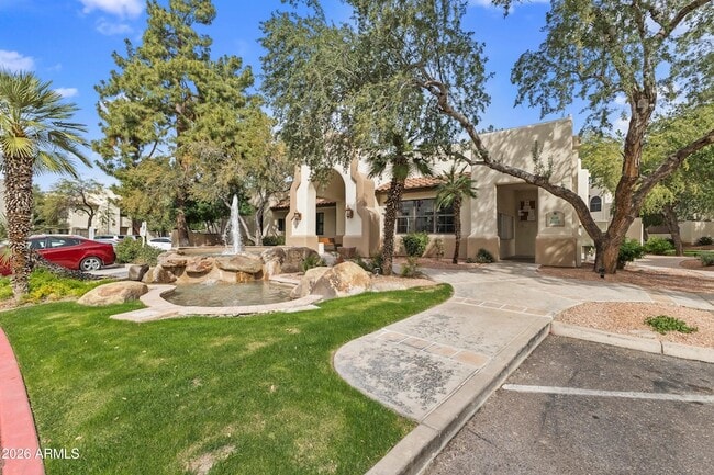 Building Photo - 750 E Northern Ave