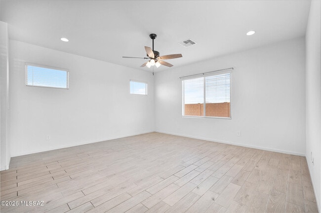 Building Photo - 7801 S Walnutview Dr