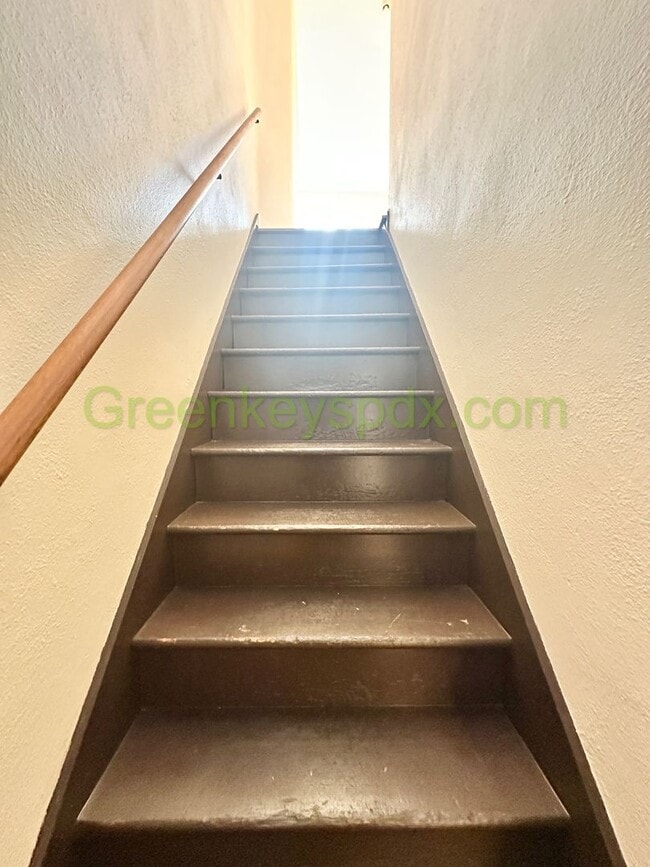 Building Photo - 3 Bed 1 Bath Unit in Ne Portland