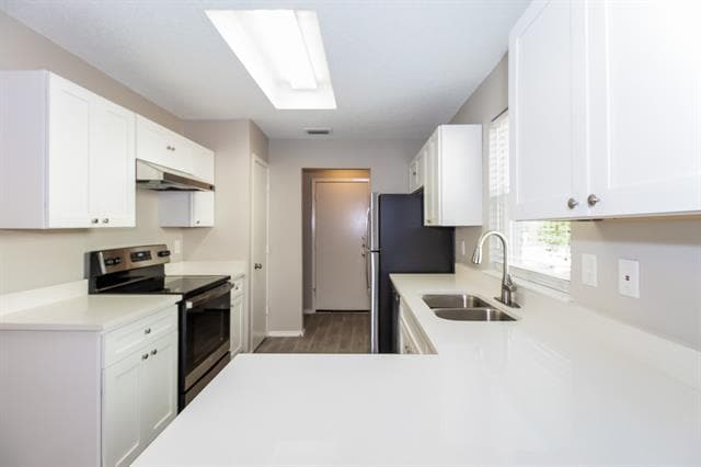 Building Photo - 6637 N Park Dr